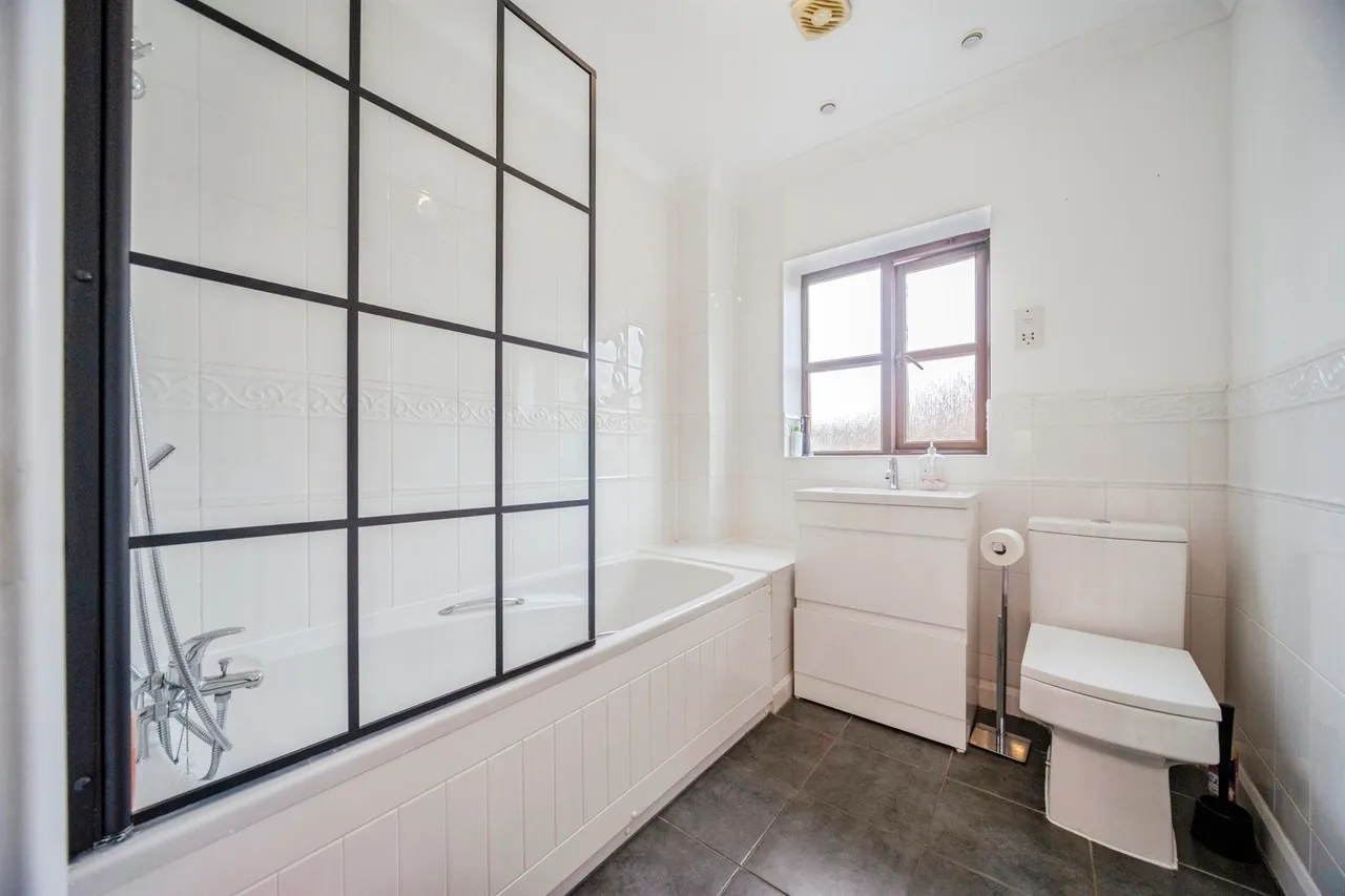Dartington Place, Westcroft, MK4, photo 13