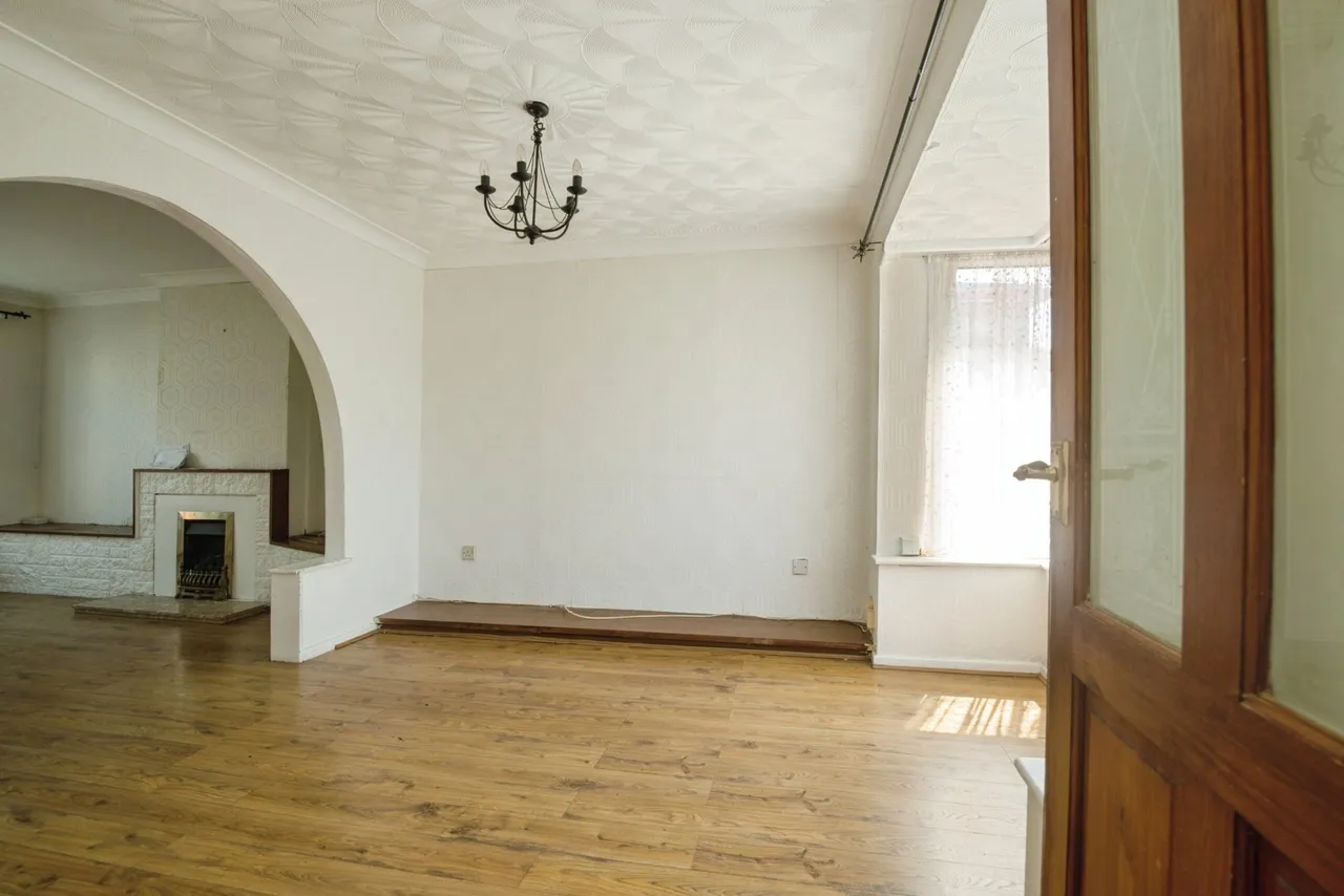 Heol Y Gaer, Cardiff, CF5, photo 5