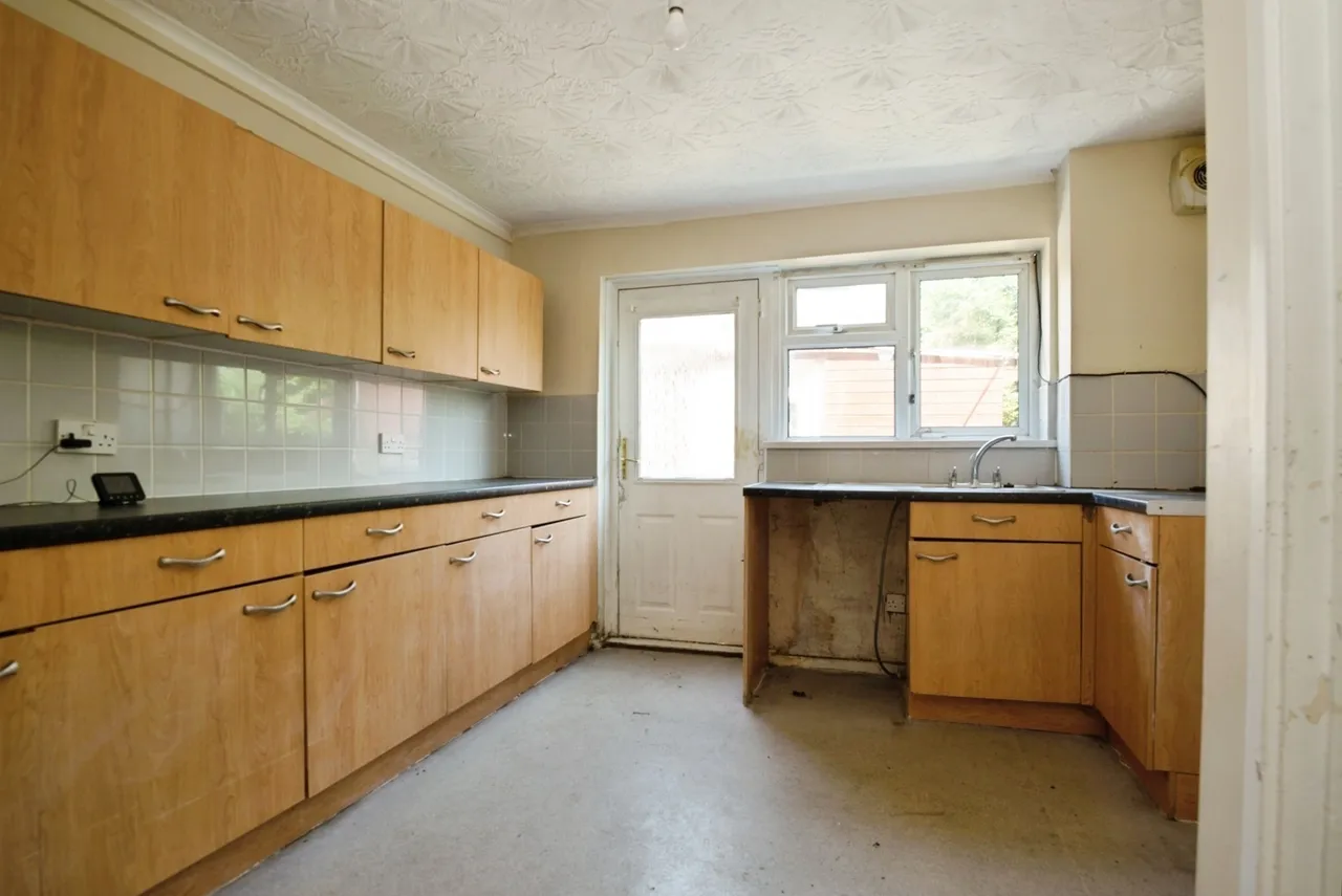 Heol Y Gaer, Cardiff, CF5, photo 8