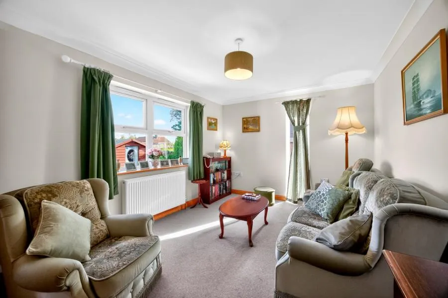 Station Road, Ningwood, PO41, photo 6