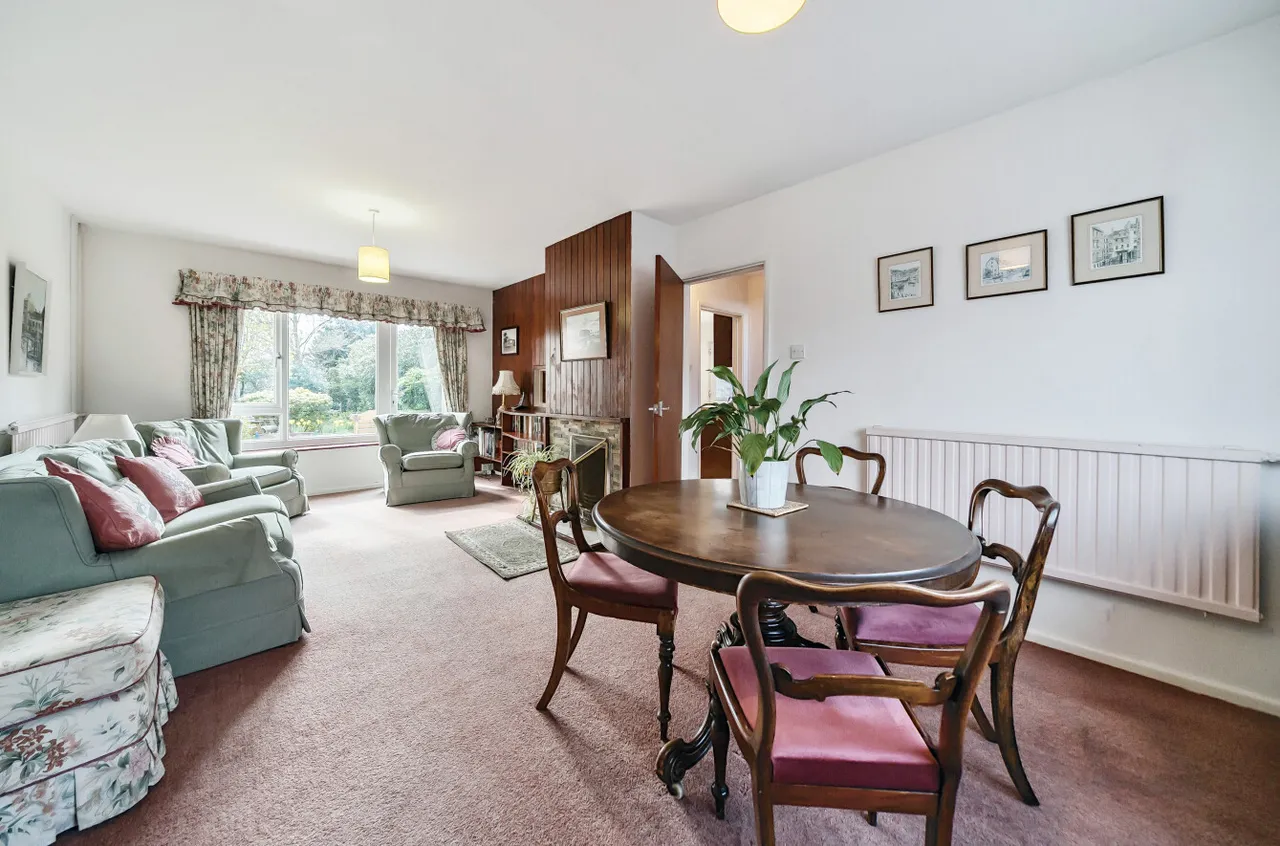 Ambleside Road, Lightwater, Surrey, GU18 5TA, photo 4