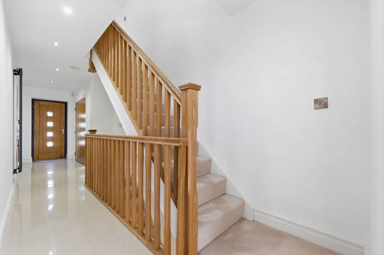 Ballard Hall Chase, Sheffield, S10, photo 13