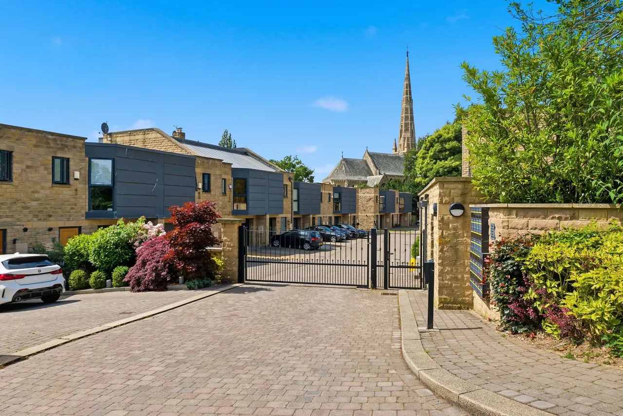 Ballard Hall Chase, Sheffield, S10, photo 36