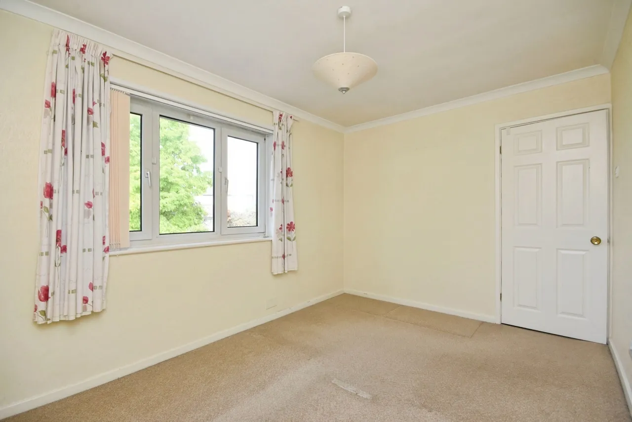 Dering Crescent, Leigh-on-Sea, SS9, photo 18