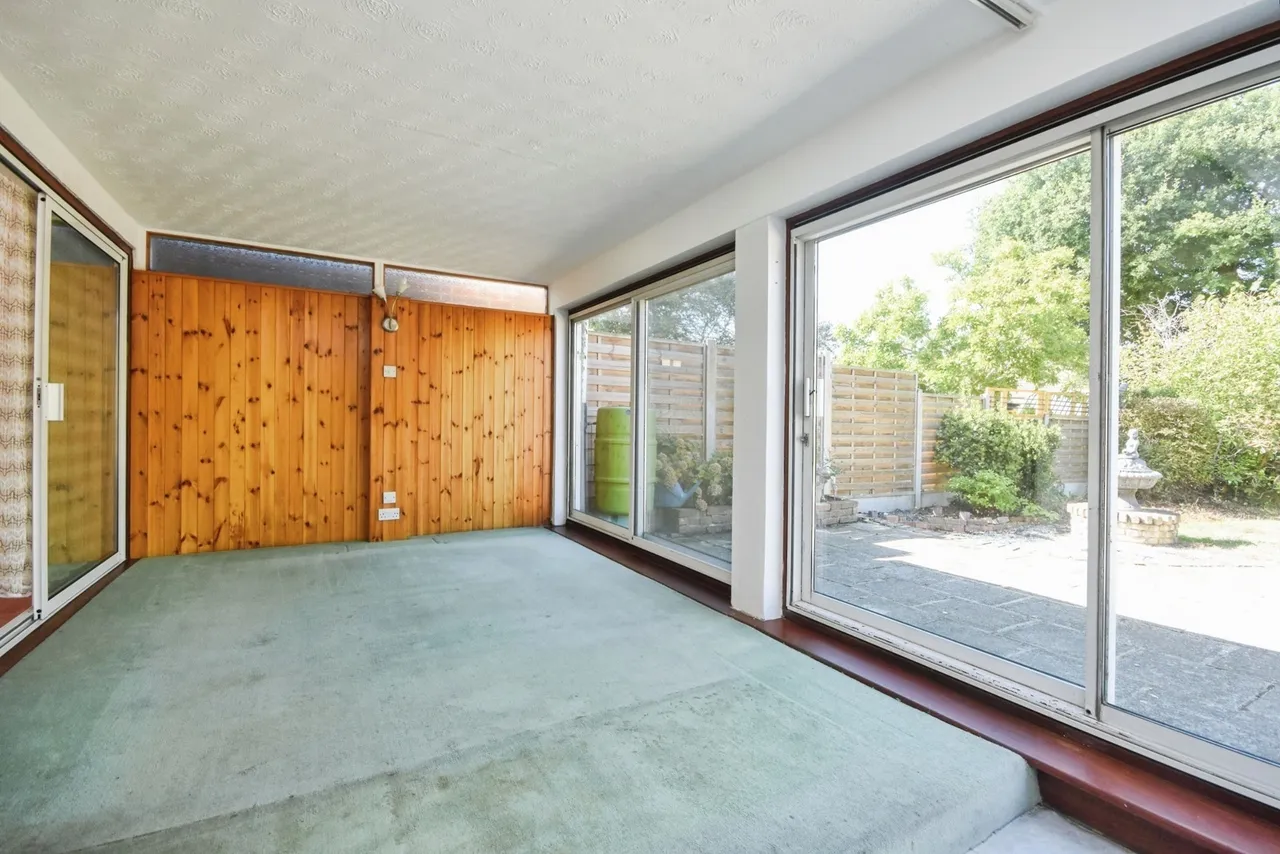 Dering Crescent, Leigh-on-Sea, SS9, photo 10
