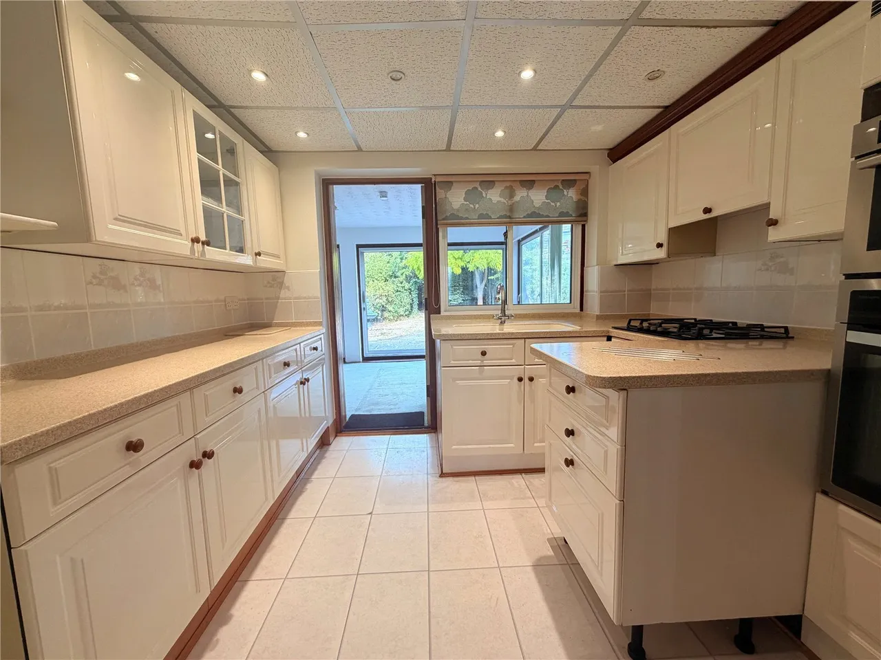 Dering Crescent, Leigh-on-Sea, Essex, SS9, photo 4