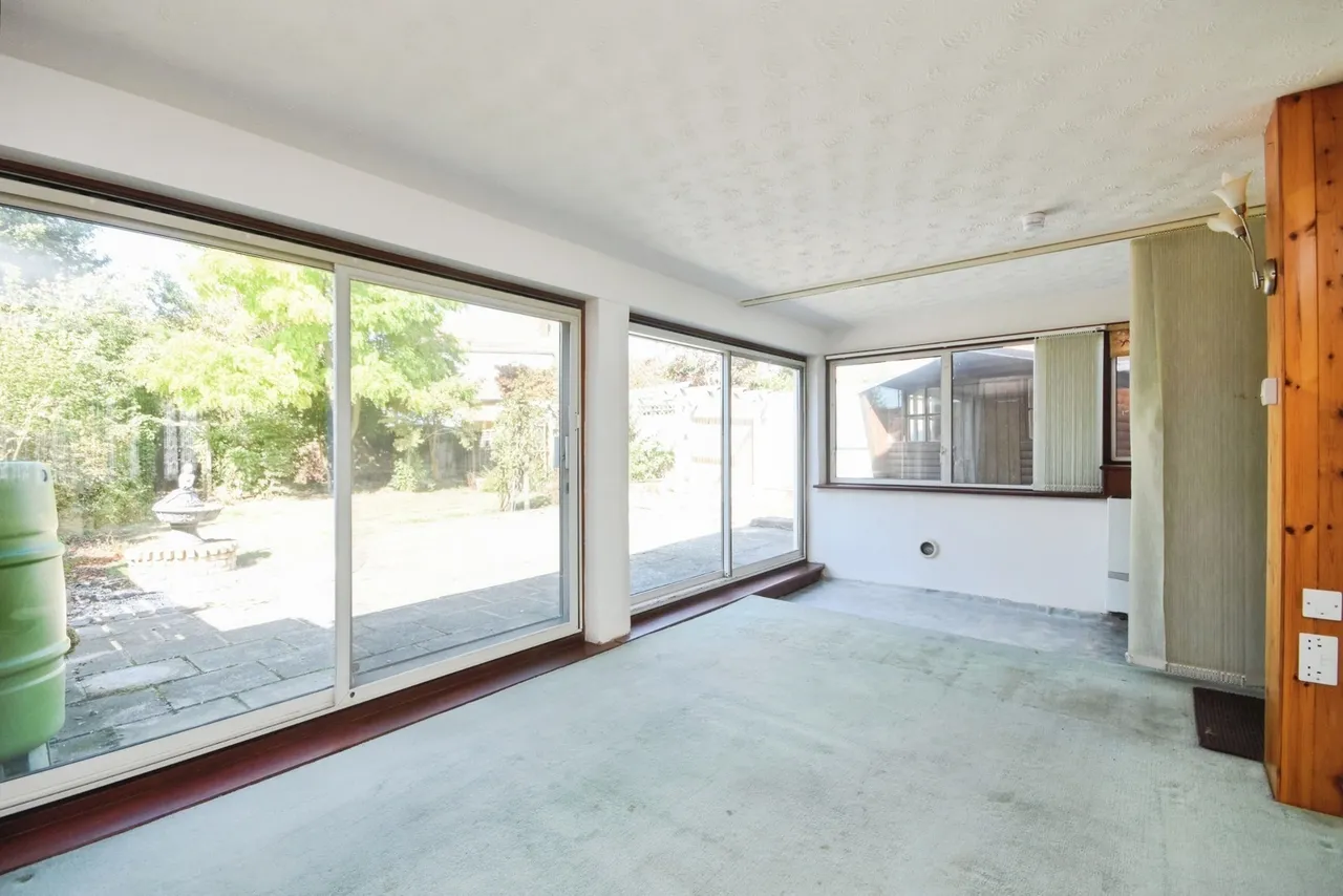 Dering Crescent, Leigh-on-Sea, SS9, photo 11