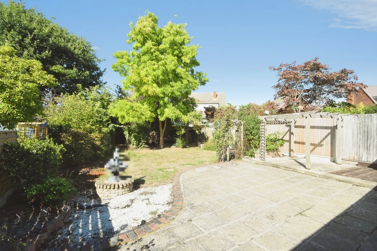 Dering Crescent, Leigh-on-Sea, SS9, photo 3
