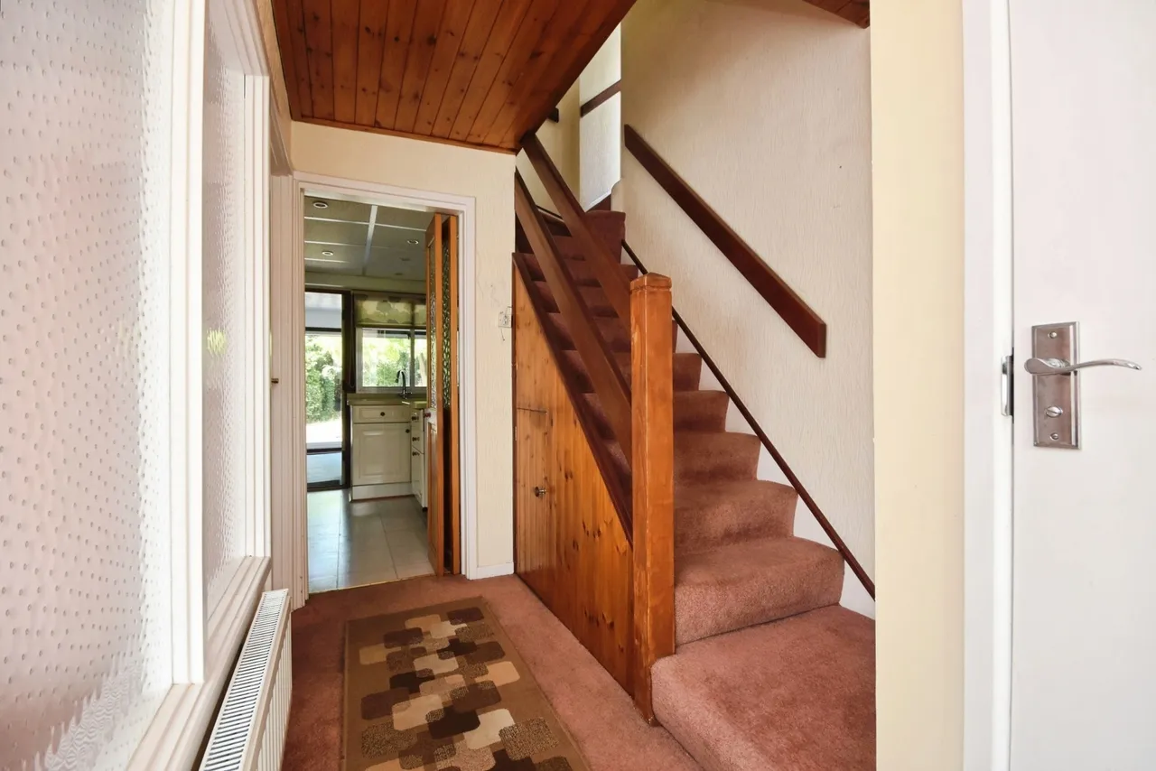 Dering Crescent, Leigh-on-Sea, SS9, photo 13