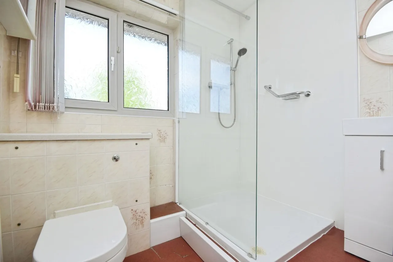 Dering Crescent, Leigh-on-Sea, SS9, photo 16