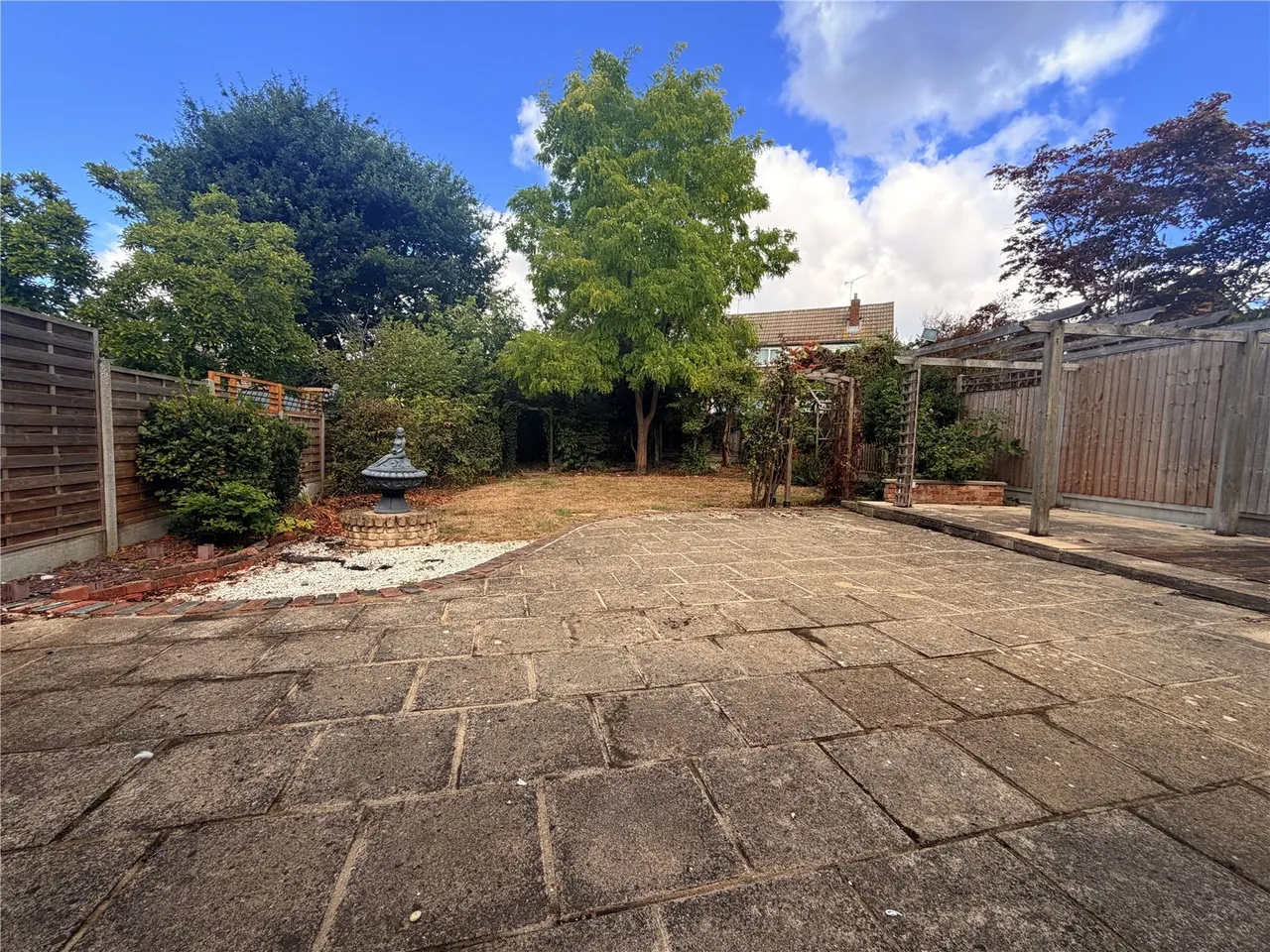 Dering Crescent, Leigh-on-Sea, Essex, SS9, photo 14