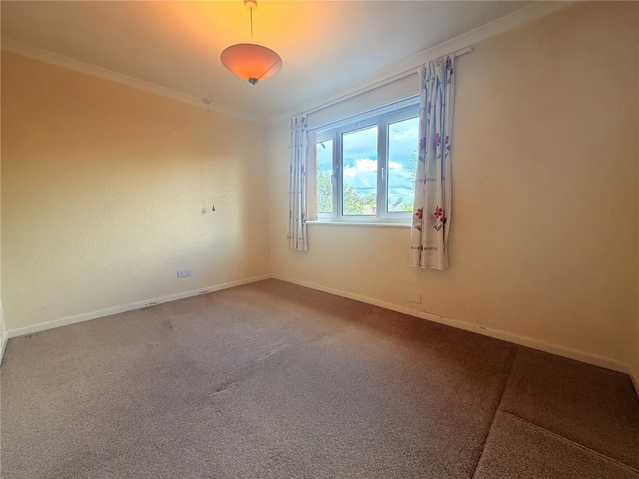 Dering Crescent, Leigh-on-Sea, Essex, SS9, photo 10