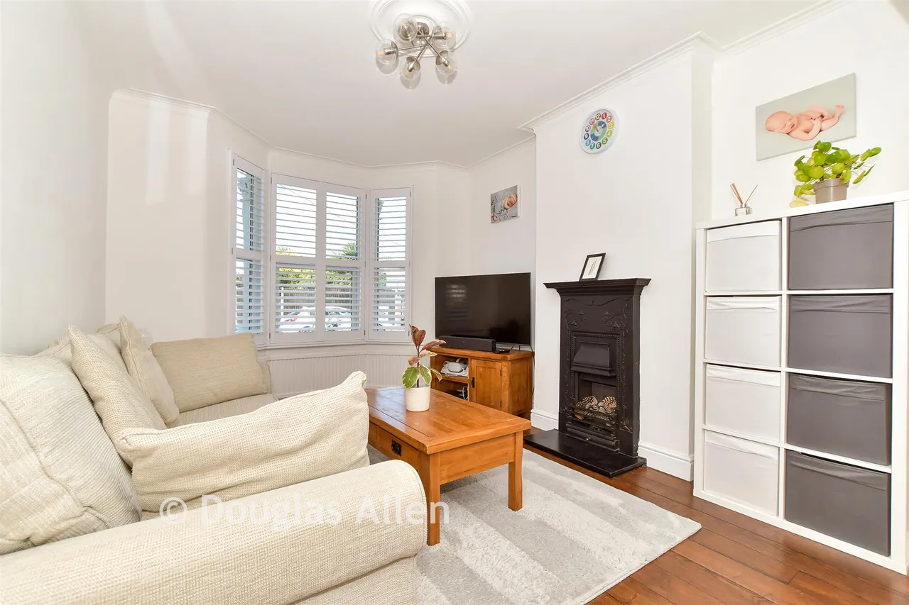Clydesdale Road, Hornchurch, RM11, photo 5