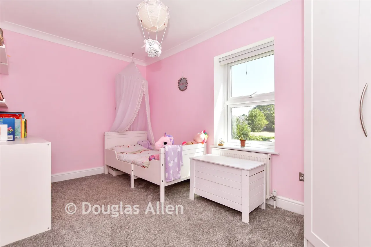 Clydesdale Road, Hornchurch, RM11, photo 9