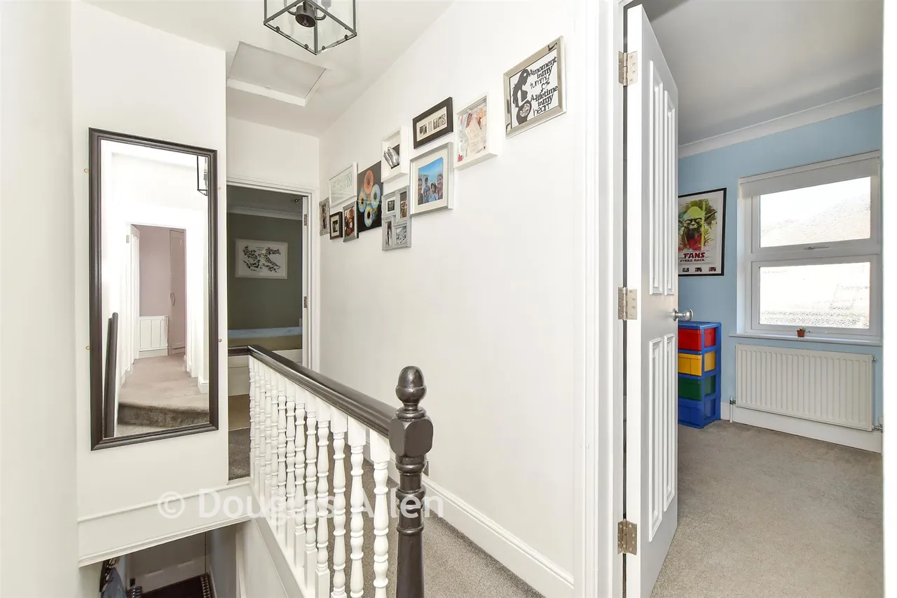 Clydesdale Road, Hornchurch, RM11, photo 7