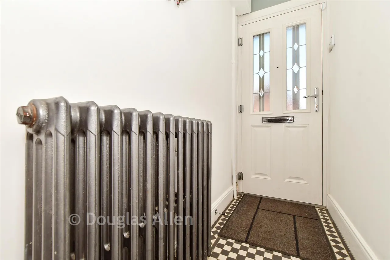Clydesdale Road, Hornchurch, RM11, photo 13