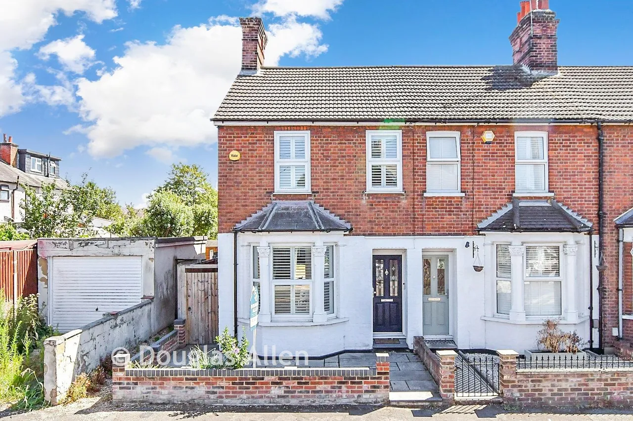 3 bed house for sale, Clydesdale Road, Hornchurch, RM11