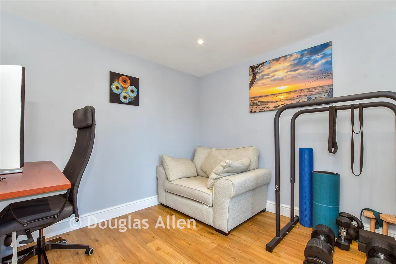 Clydesdale Road, Hornchurch, RM11, photo 10