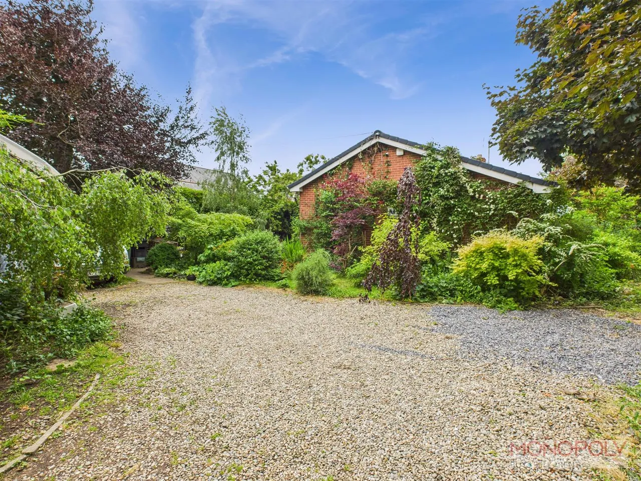 Clovercroft Burton Hall Road, Rossett, LL12, photo 38