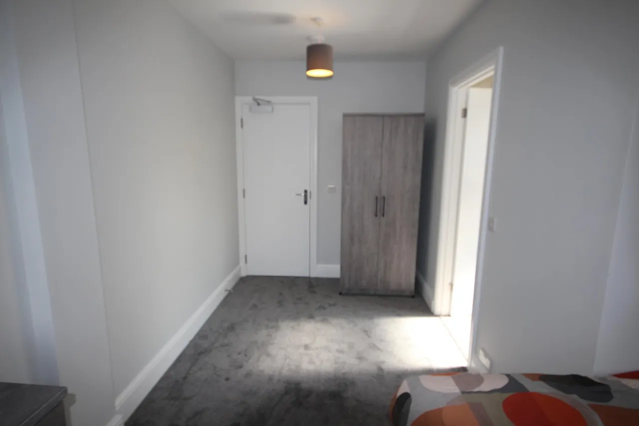 Shobnall Street, Burton upon Trent, DE14, photo 4