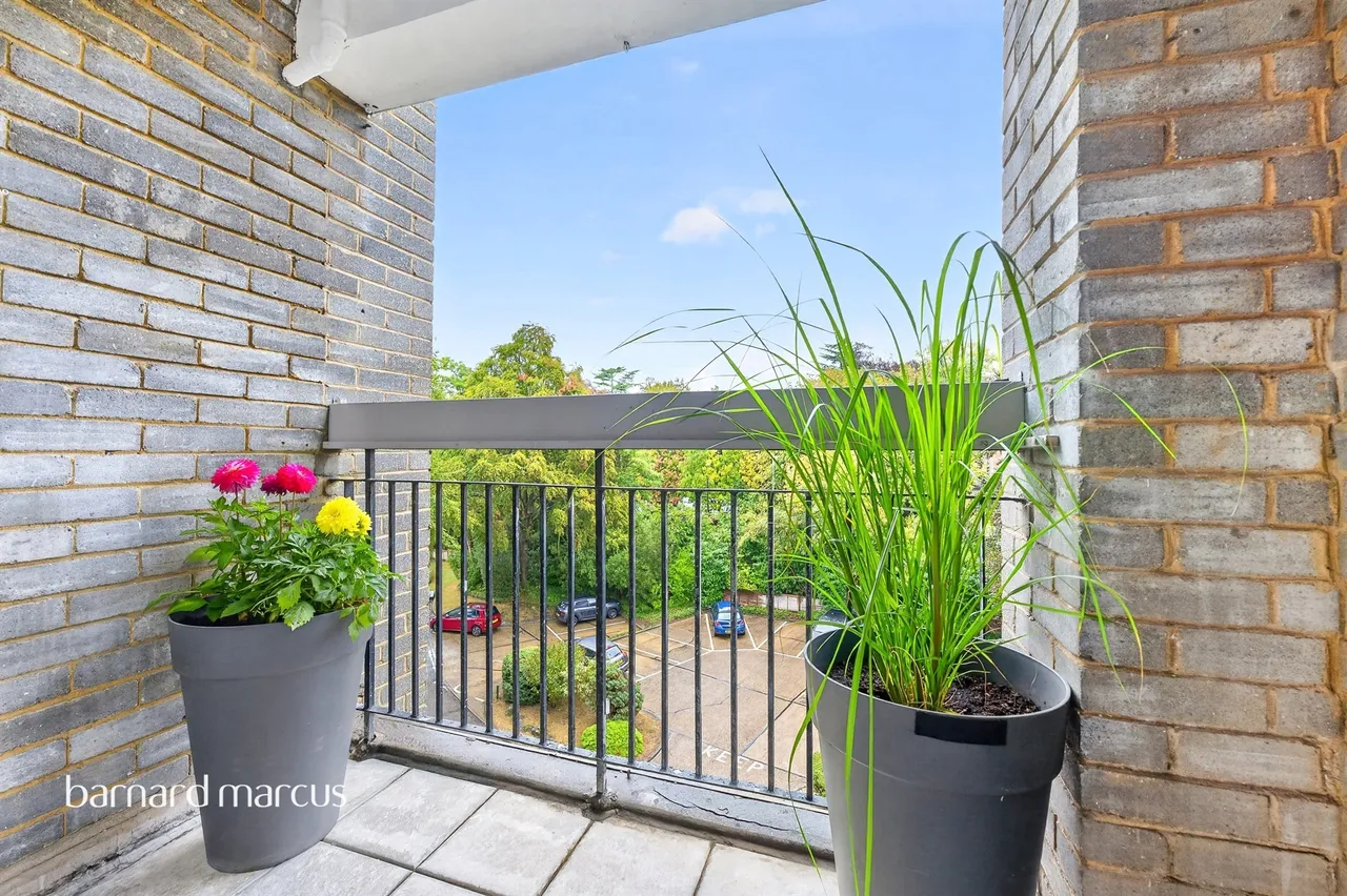 2 bed flat for sale — Bonchurch Close, Sutton