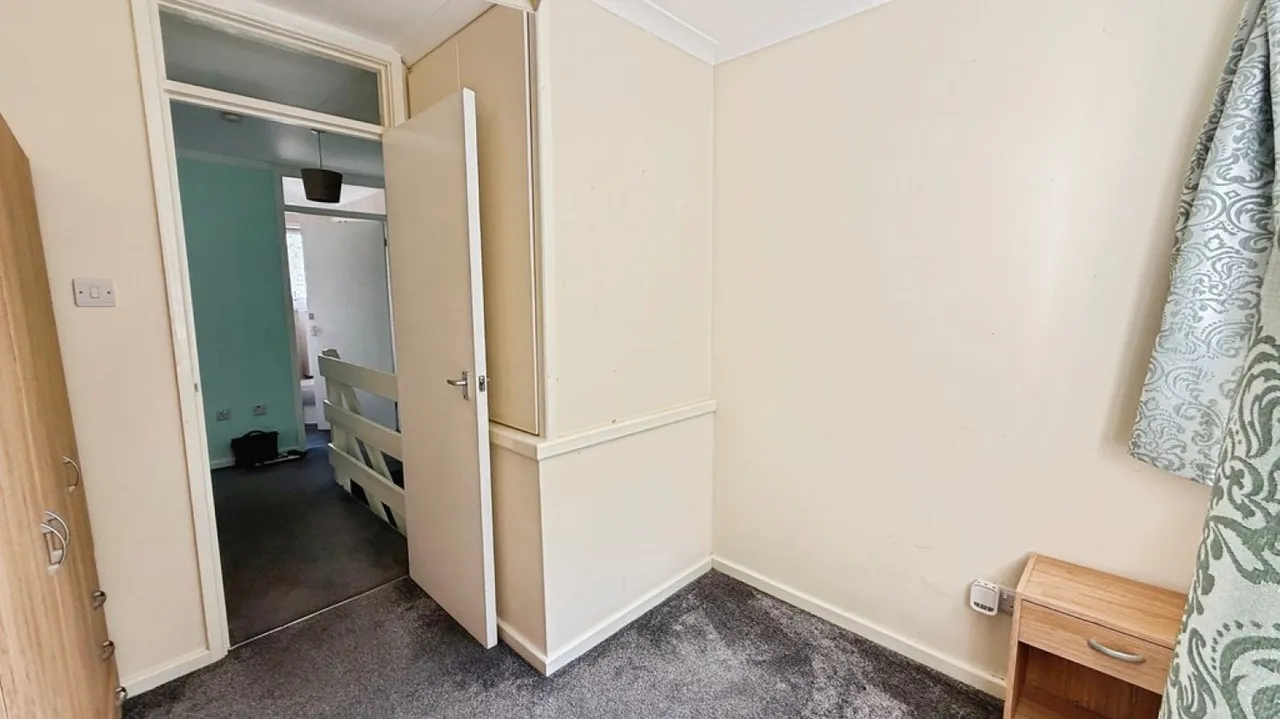 Oldfield Road, Westbury, photo 12