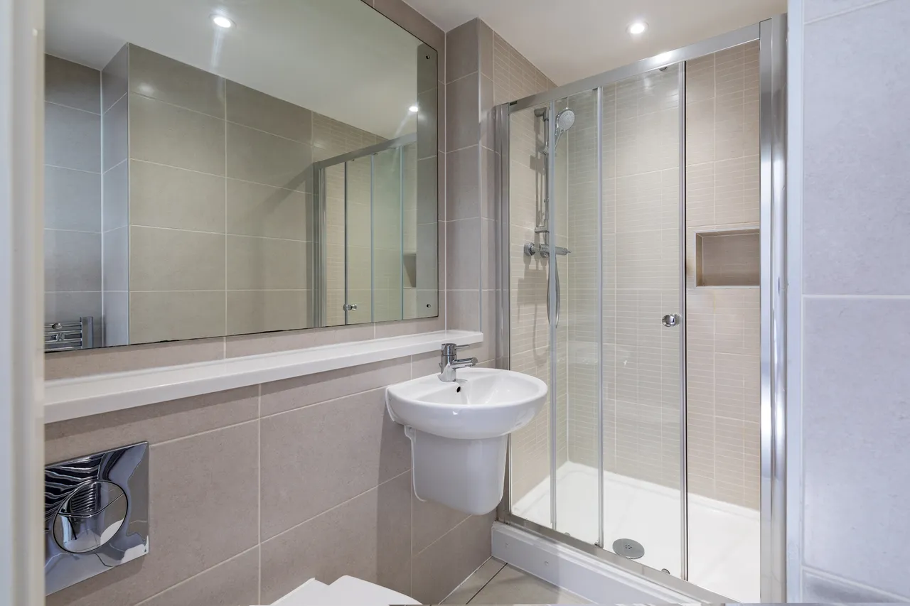 Waterside House, Peartree Marina MK6, photo 4