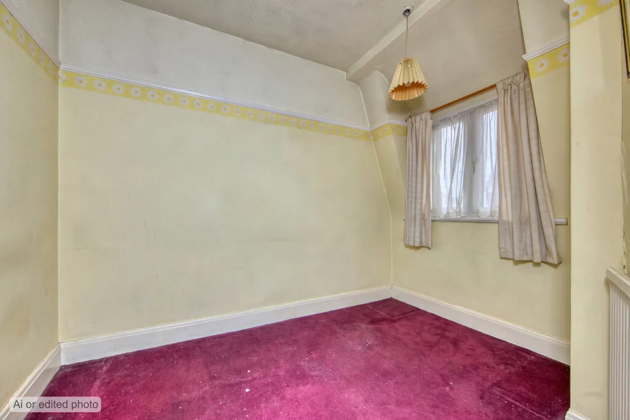 Cranbourne Avenue, E11, photo 10