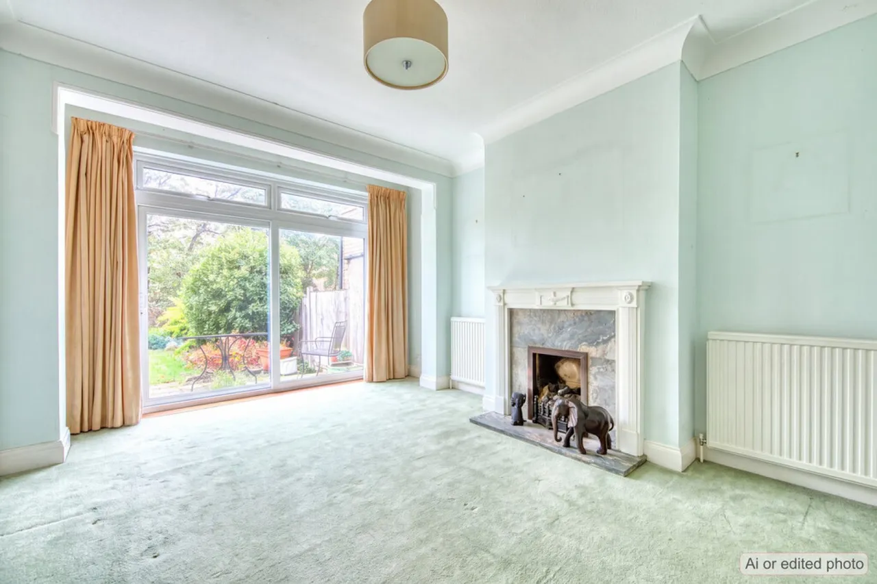 Cranbourne Avenue, E11, photo 6