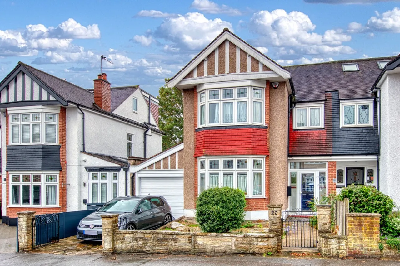 Cranbourne Avenue, E11, photo 14