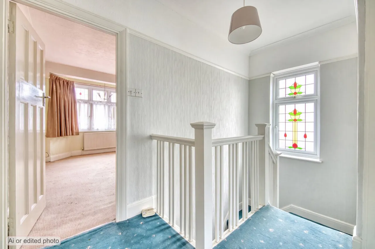 Cranbourne Avenue, E11, photo 11