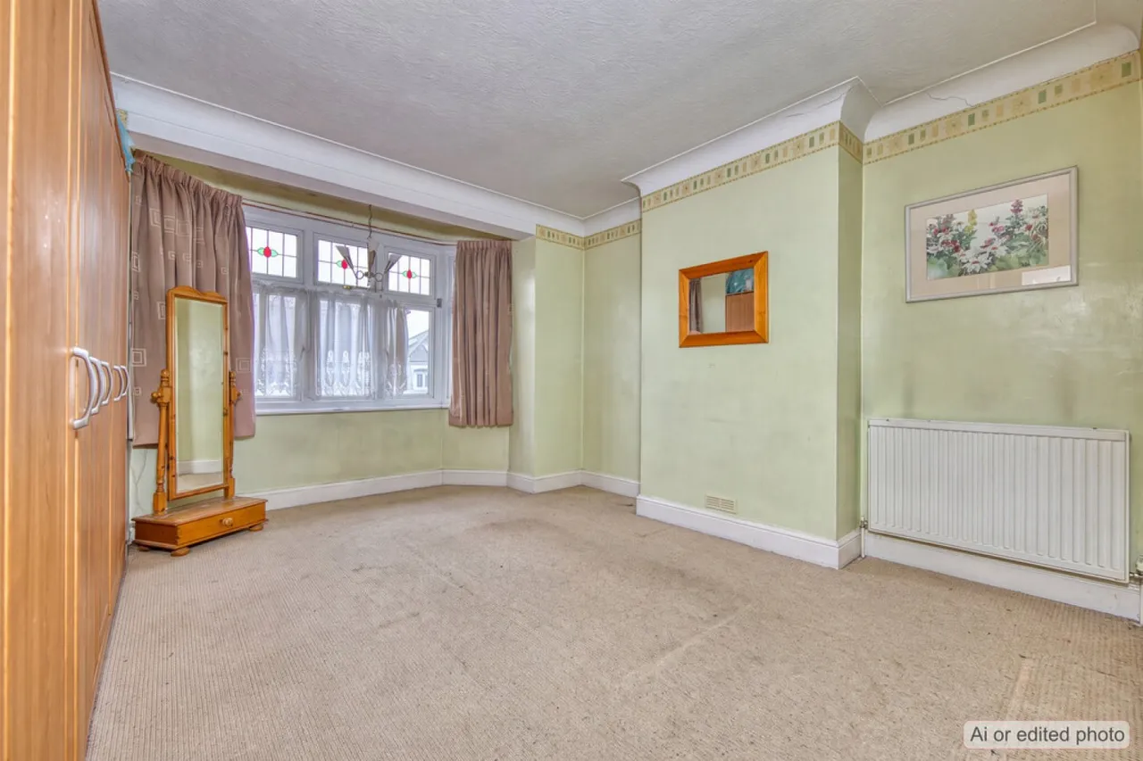 Cranbourne Avenue, E11, photo 8