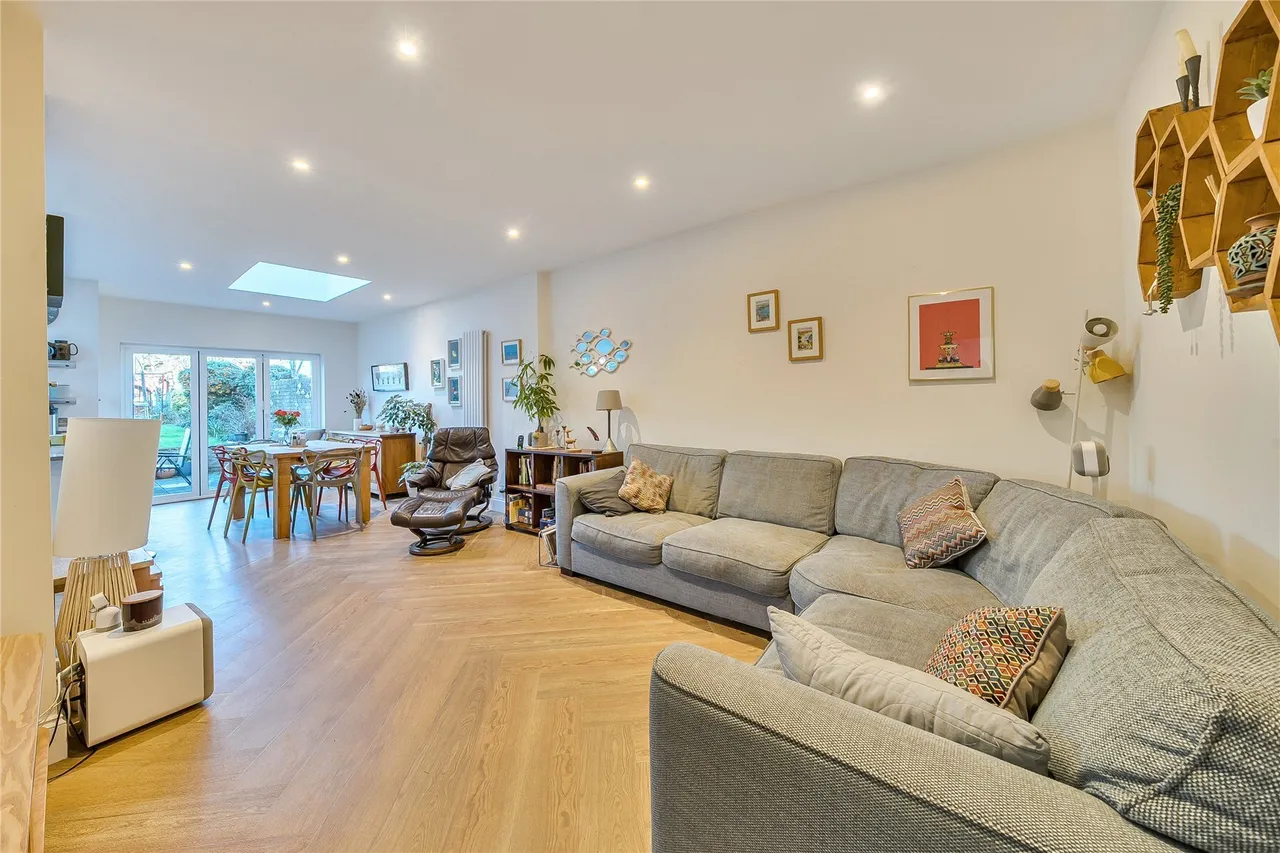 5 bed house for sale — Village Way, Beckenham, BR3
