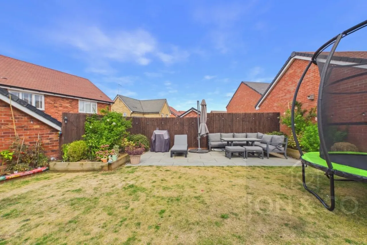 Tarry Way, Buckton Fields, NN2, photo 19