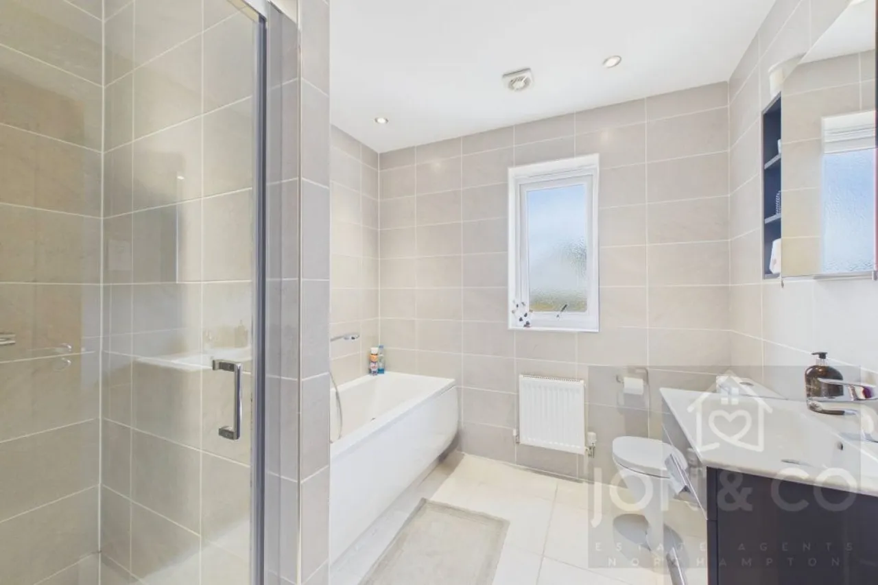 Tarry Way, Buckton Fields, NN2, photo 17