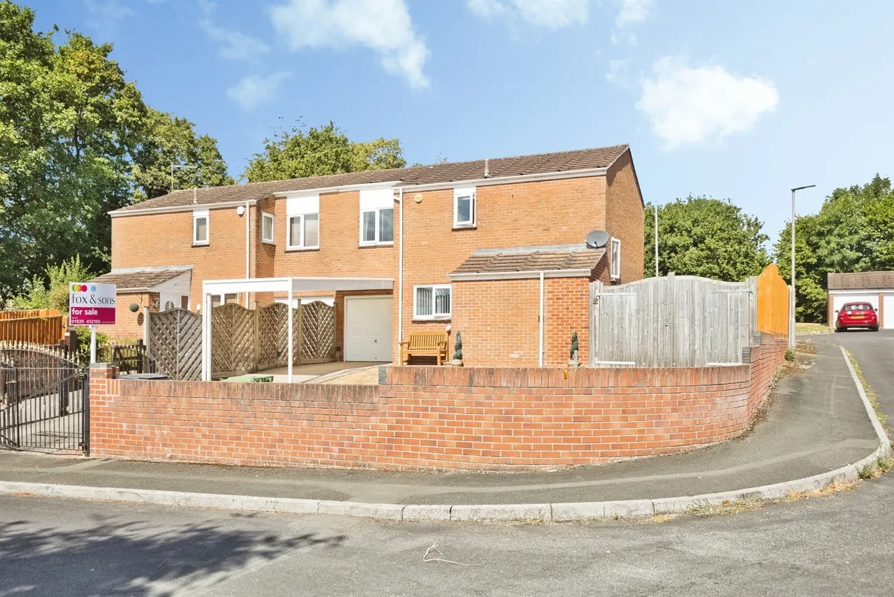 3 bed house for sale — Clifton Close, YEOVIL