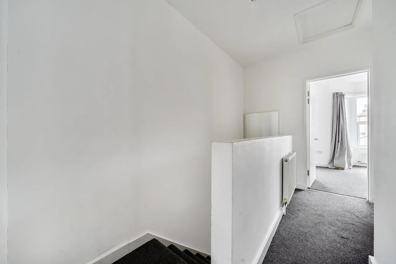 Whitehorse Lane, London, SE25, photo 7