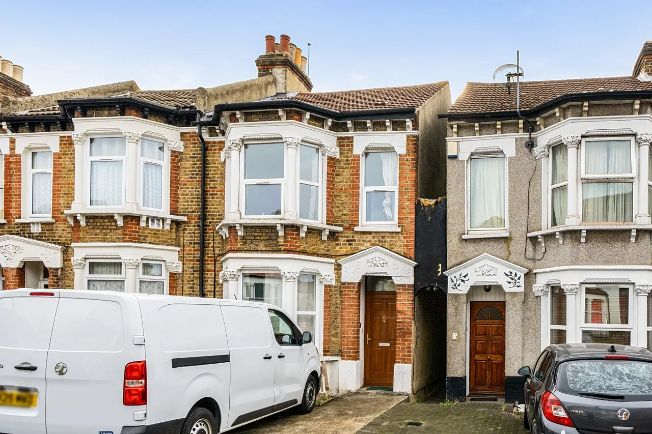 Whitehorse Lane, London, SE25, photo 14