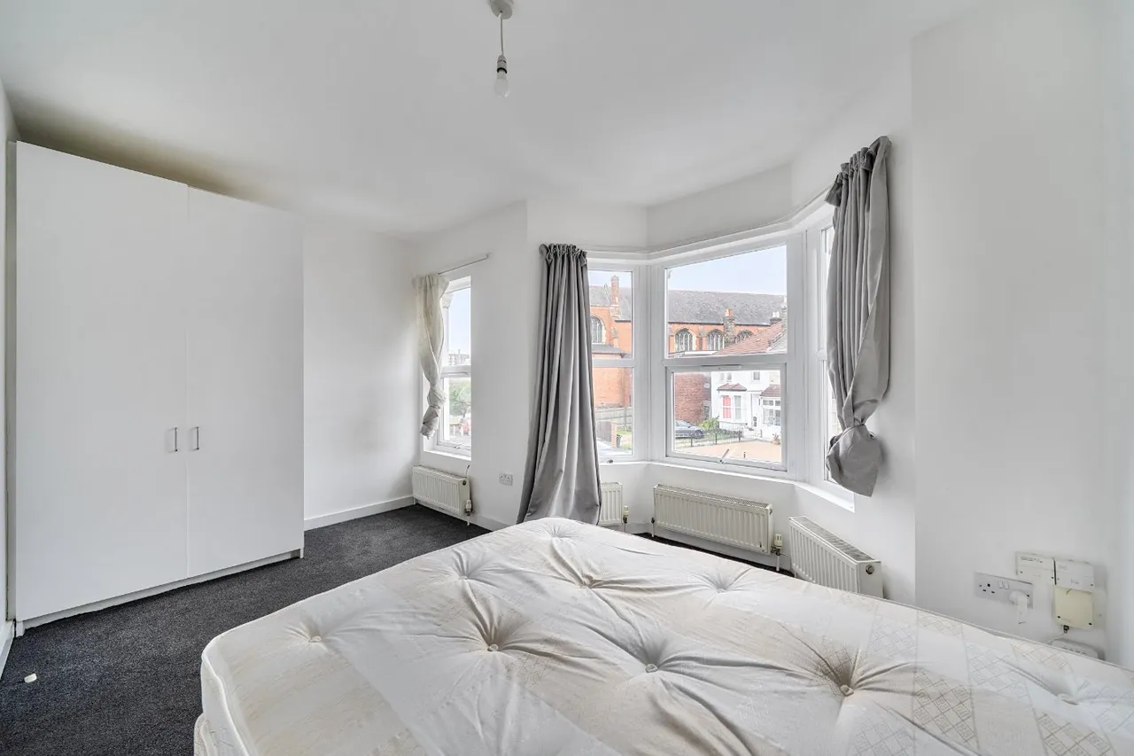 Whitehorse Lane, London, SE25, photo 9