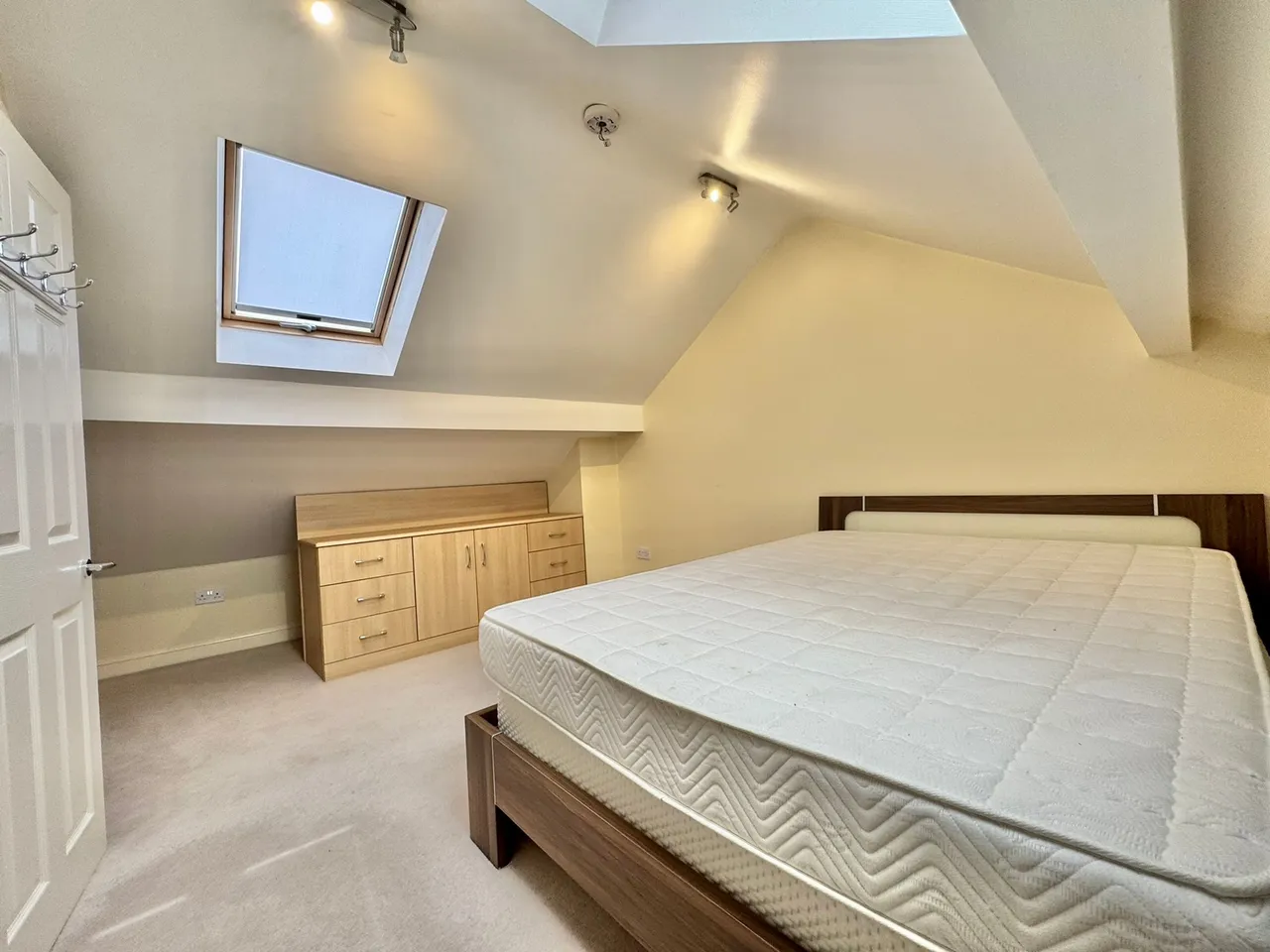 Hempshaw Lane, Stockport, SK2, photo 17