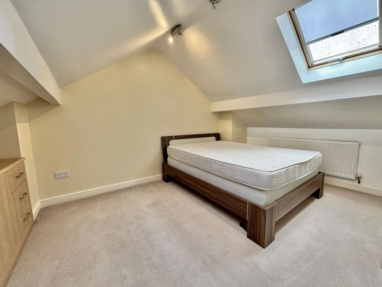 Hempshaw Lane, Stockport, SK2, photo 16