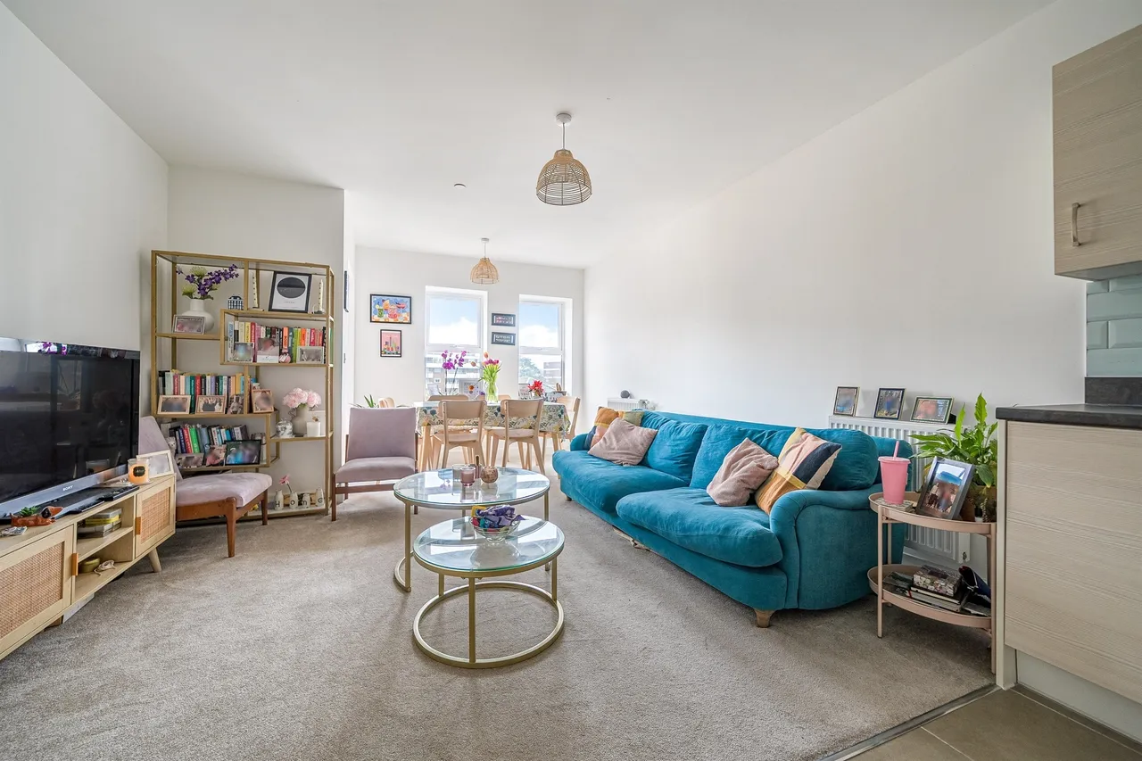 Toye Avenue, London, photo 8
