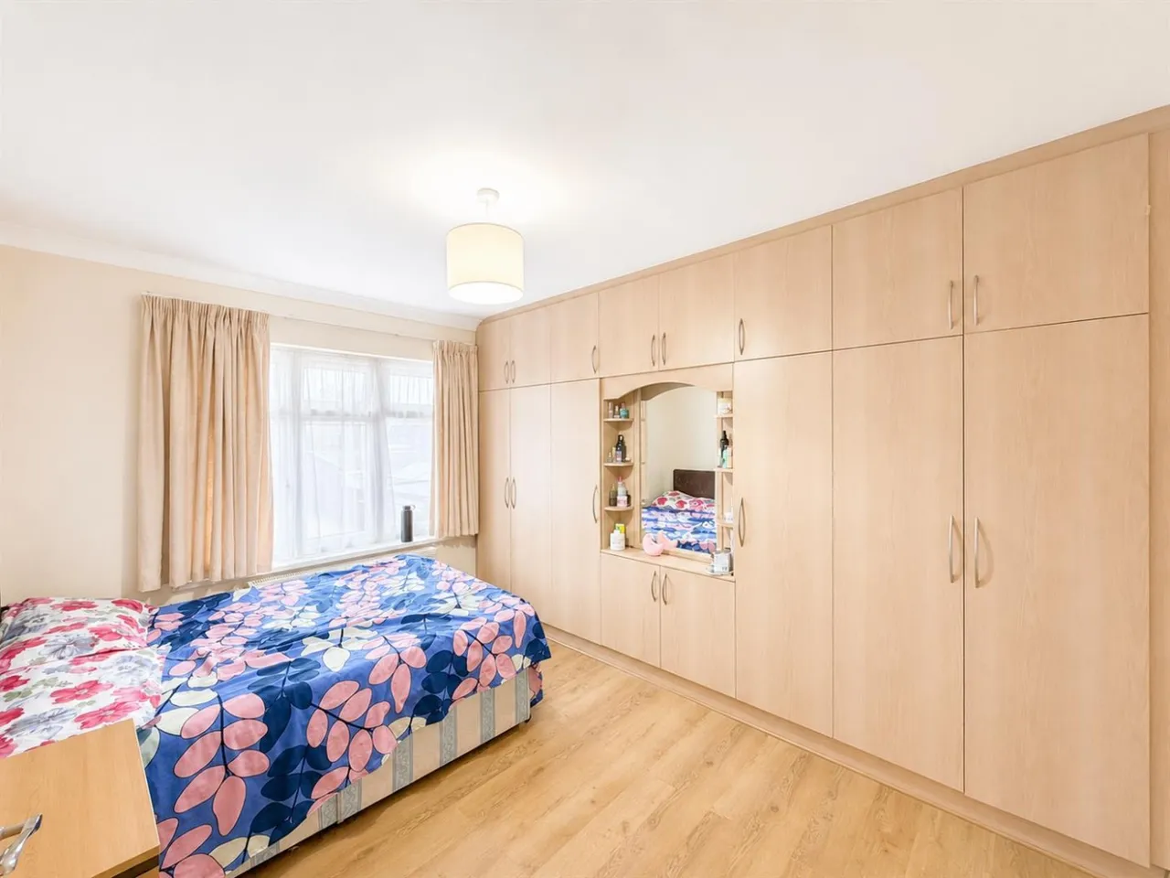 Semi-Detached To LetBeverley Avenue, Hounslow, TW4, photo 6