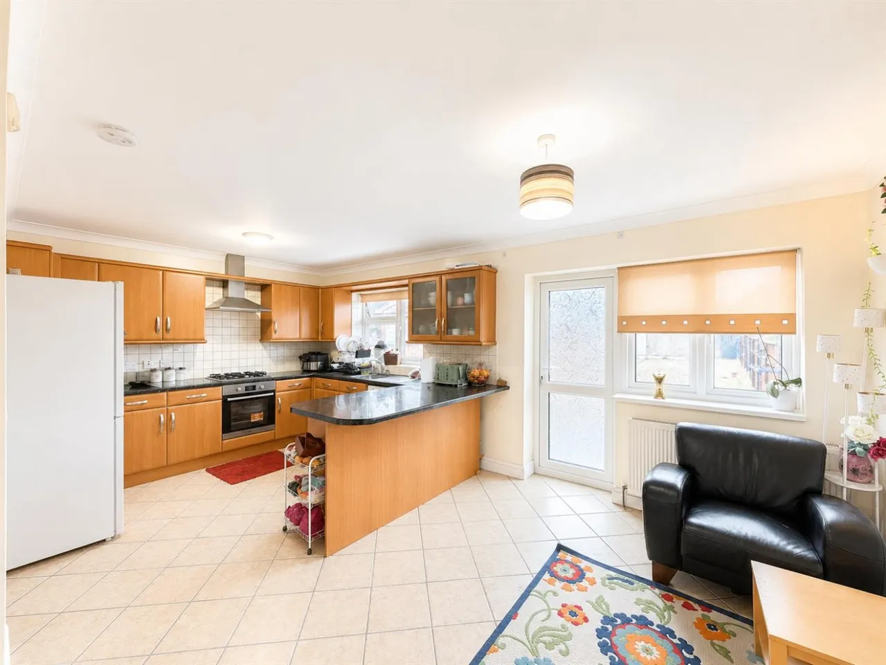Semi-Detached To LetBeverley Avenue, Hounslow, TW4, photo 7