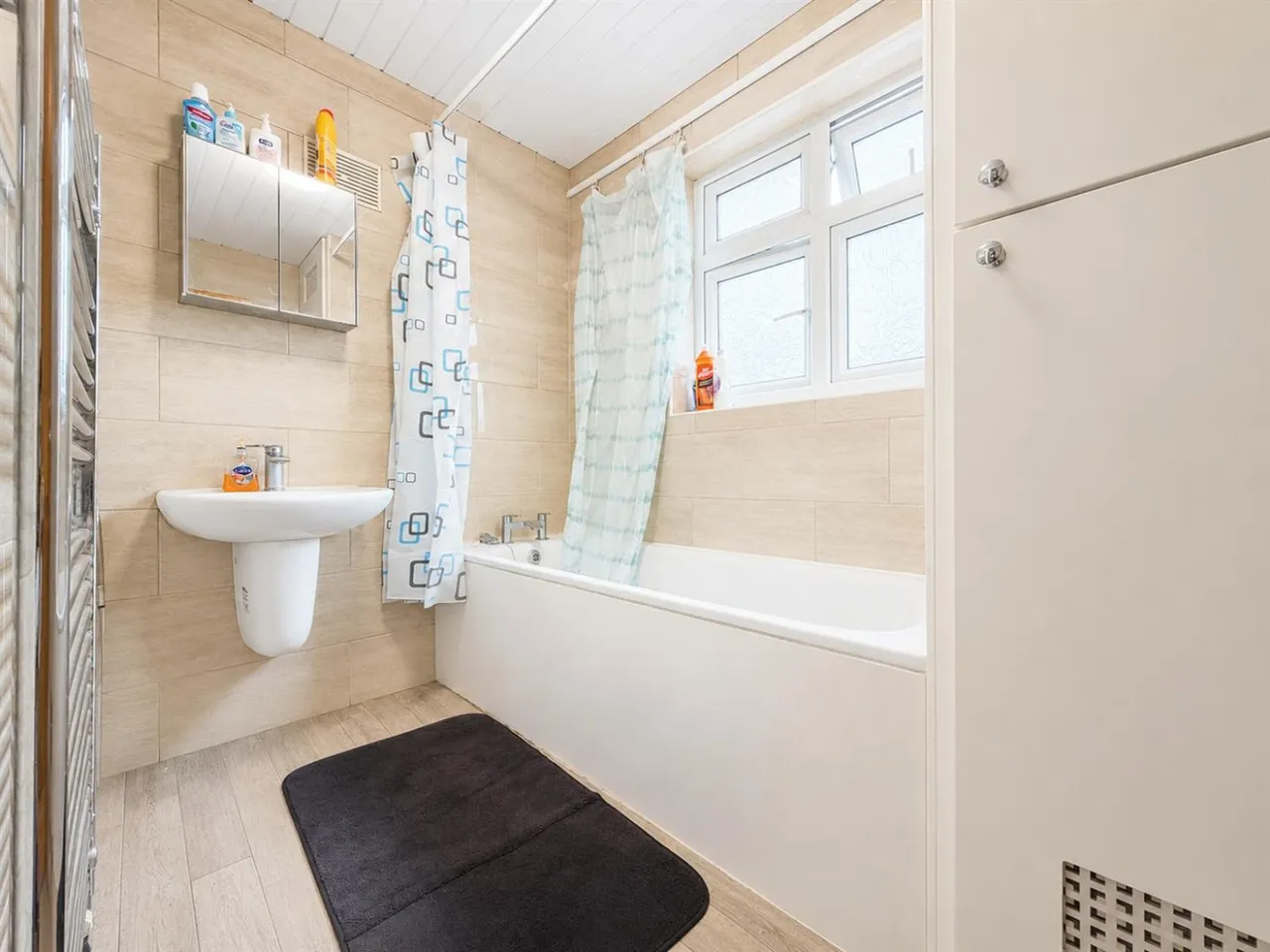 Semi-Detached To LetBeverley Avenue, Hounslow, TW4, photo 8