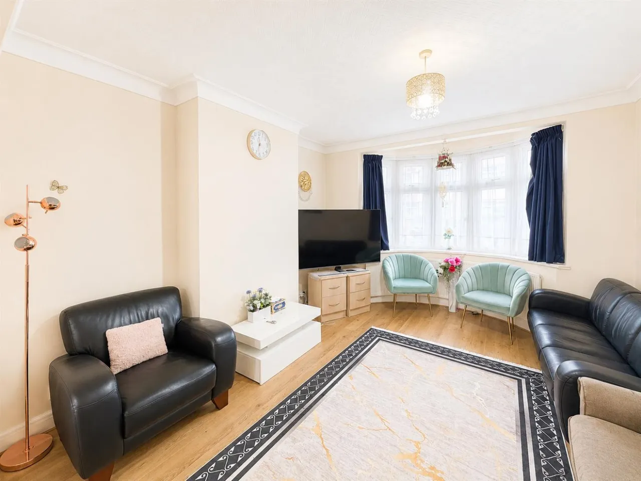 Semi-Detached To LetBeverley Avenue, Hounslow, TW4, photo 9