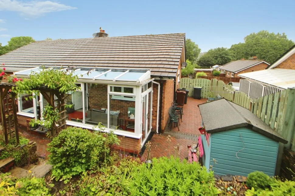 Slant Close, Glossop, Derbyshire, SK13, photo 9