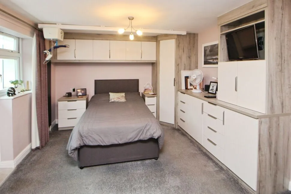 Slant Close, Glossop, Derbyshire, SK13, photo 5