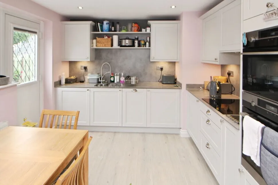 Slant Close, Glossop, Derbyshire, SK13, photo 2