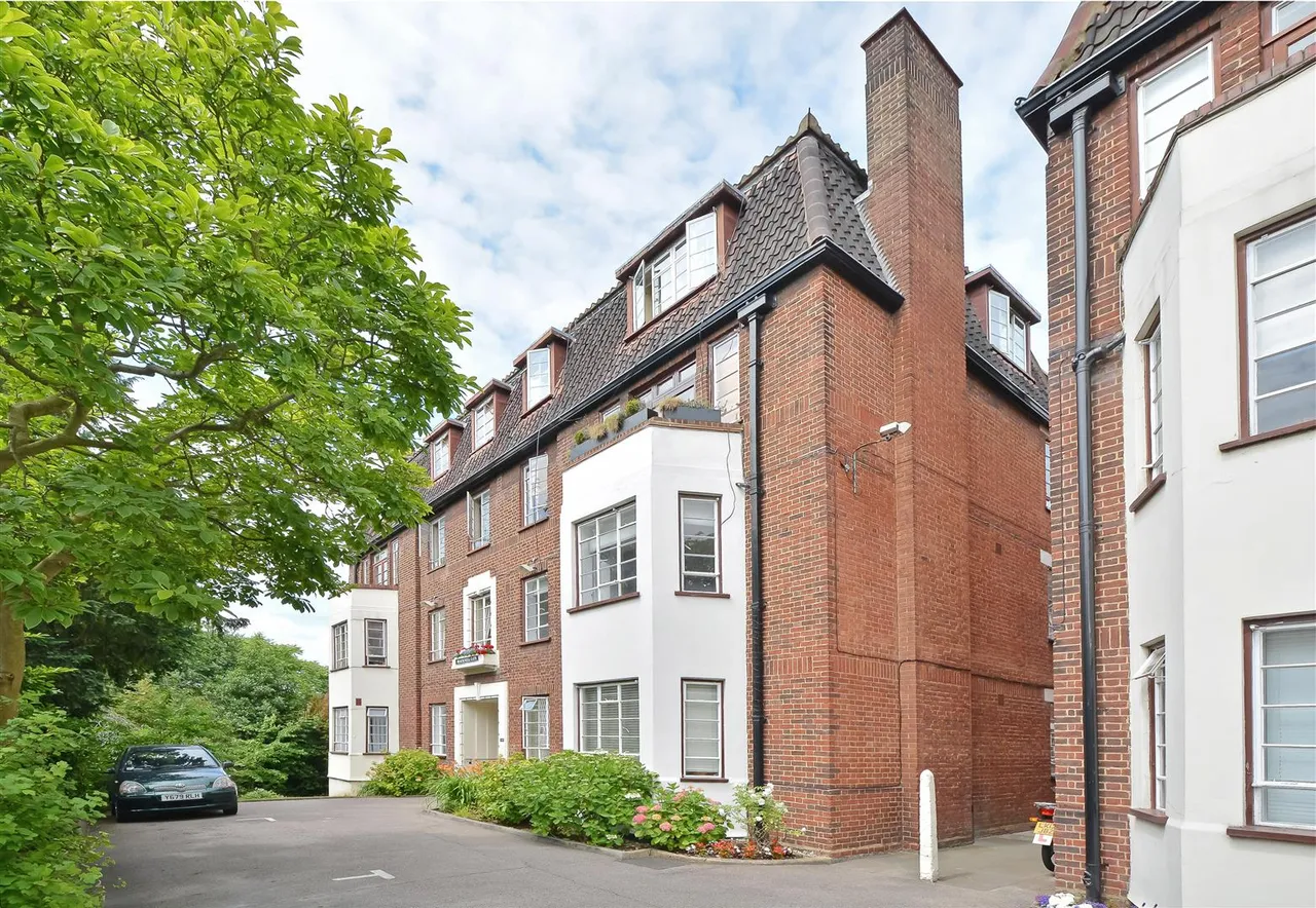 3 bed flat for sale, Frognal Lane, Hampstead, NW3